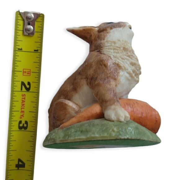 Bunny Rabbit Figure VCH England Vintage Scratching Ear Handpainted Resin Carrot. - Picture 2 of 16
